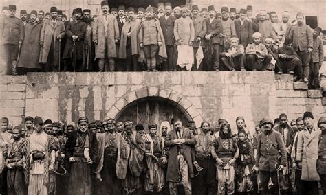 La Rebelión de los Armenios en el Imperio Bizantino: Un Desafío para la Estabilidad Imperial y una Puerta Abierta al Islam